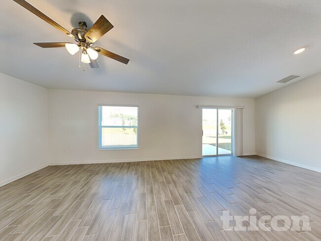 Building Photo - 9496 Revere Ave