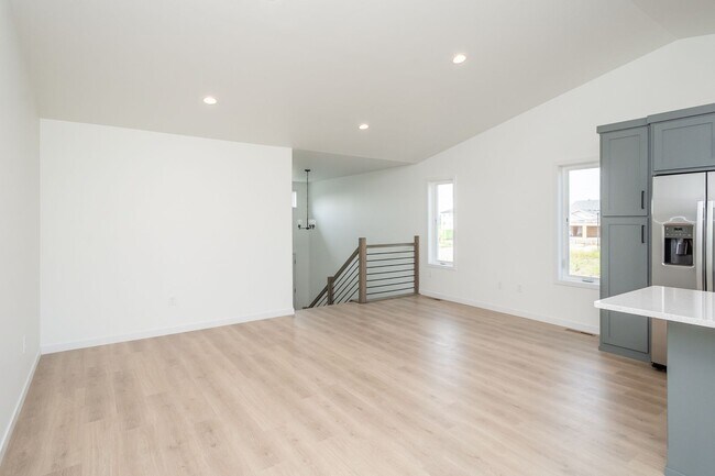 Foto del edificio - 4 Bed 3 Bath Single Family Home - Rent Wit...