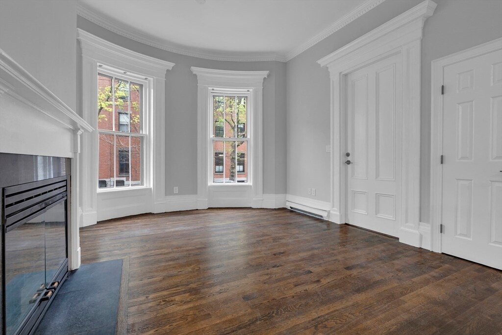 Primary Photo - 25 Hanson St