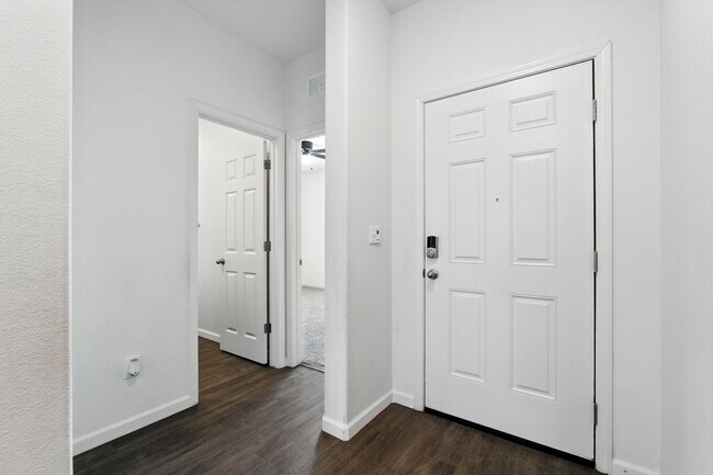 Foto del edificio - Modern, solar-ready, 3 bed / 2 bath House ...