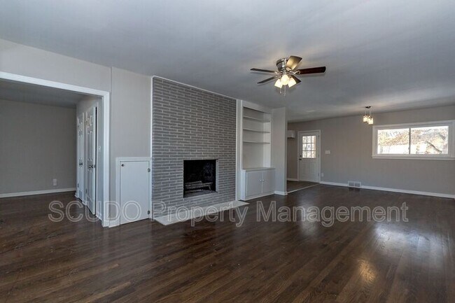 Foto del edificio - 5315 Blue Ridge Blvd