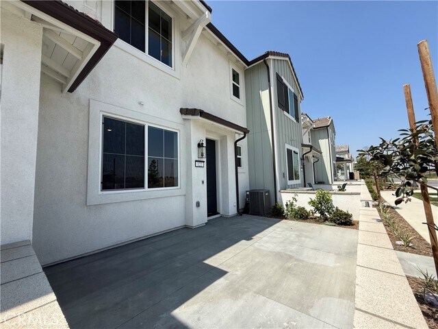 Building Photo - 4016 E Lily Paseo