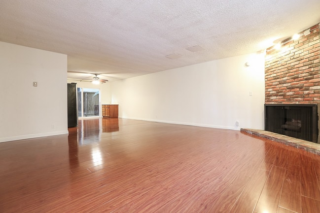 Building Photo - 1133 22nd St