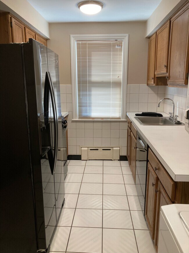 Kitchen 1 - 6 Trent Rd