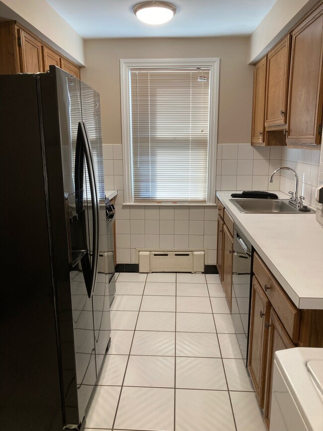 Kitchen 1 - 6 Trent Rd