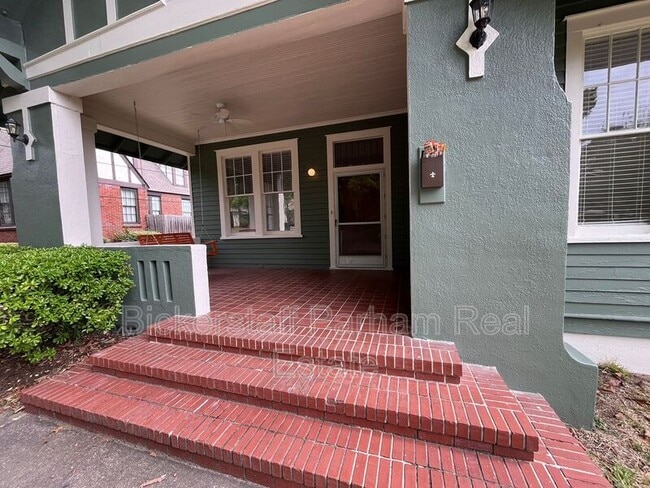 Foto del edificio - 1310 Stark Ave