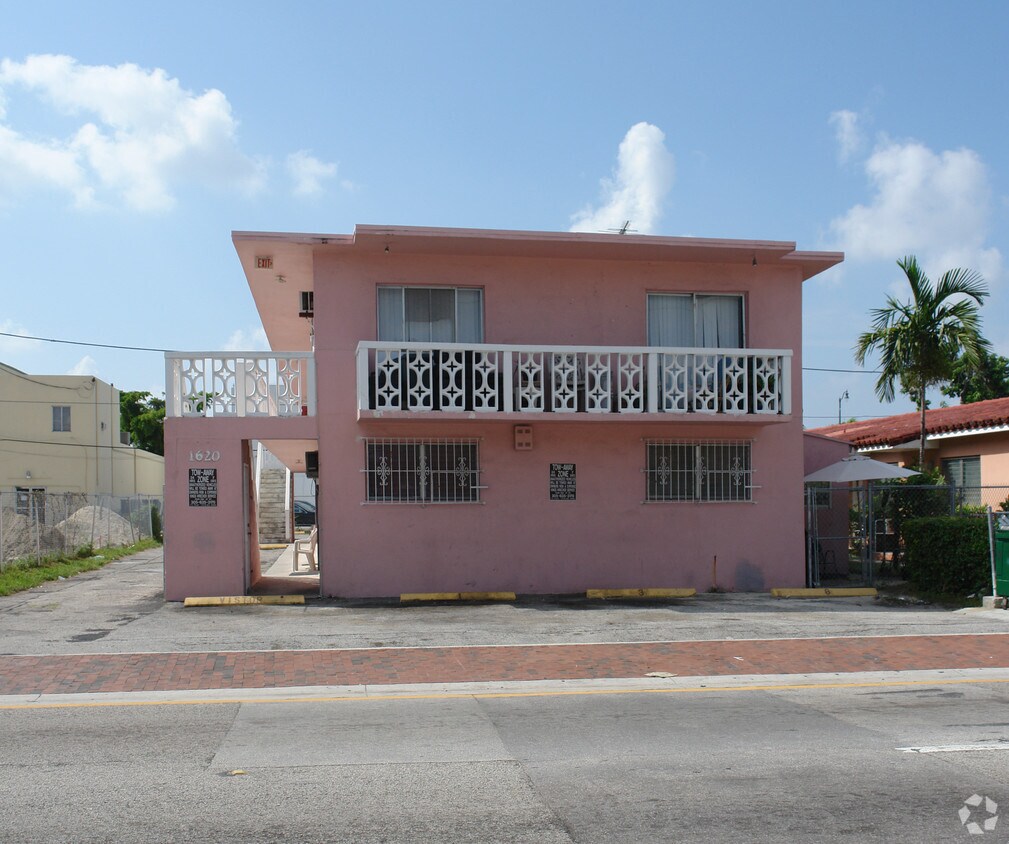 Primary Photo - 1628 SW 7th St