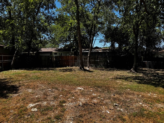 Building Photo - 5710 Glen Meadow Dr