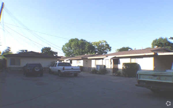 Building Photo - Maxson Apartments