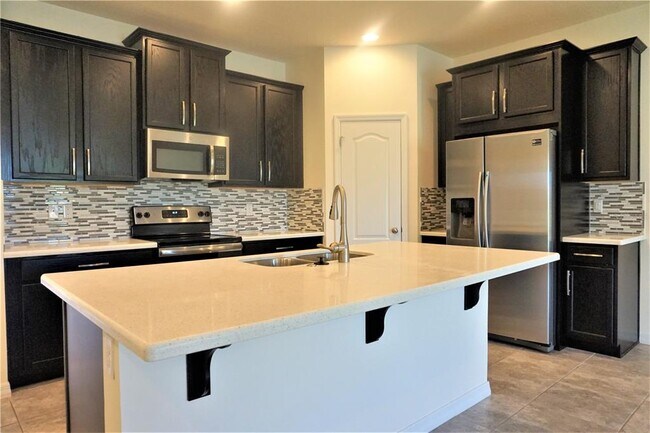 Foto del edificio - 345 Misty Grove Ln
