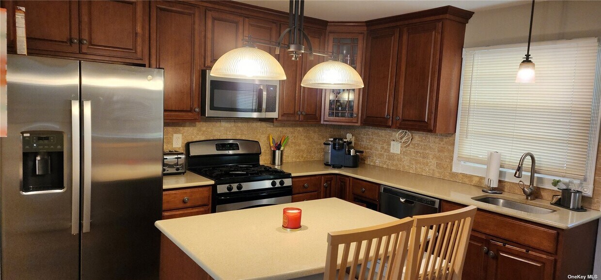 Primary Photo - 75 N Woodhull Rd