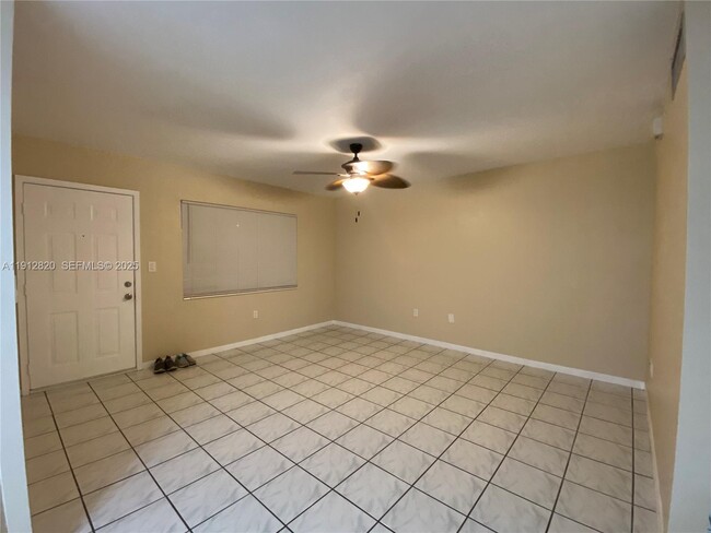 Foto del edificio - 10370 SW 220th St