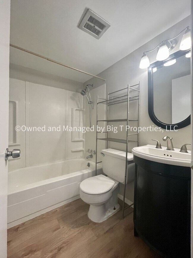 Foto del edificio - 1 bd 1ba in Leesburg, VA overlooking golf course