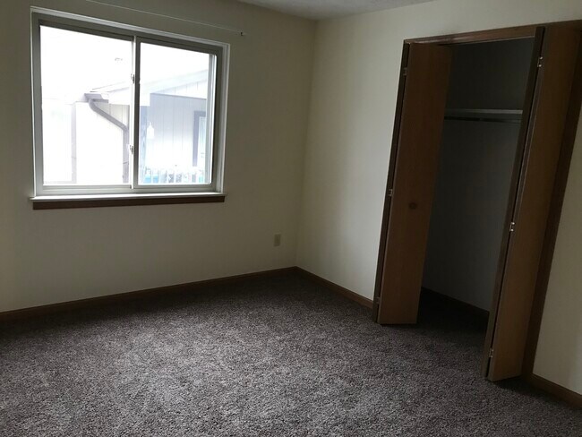 Bedroom 2 - 222 Park Dr