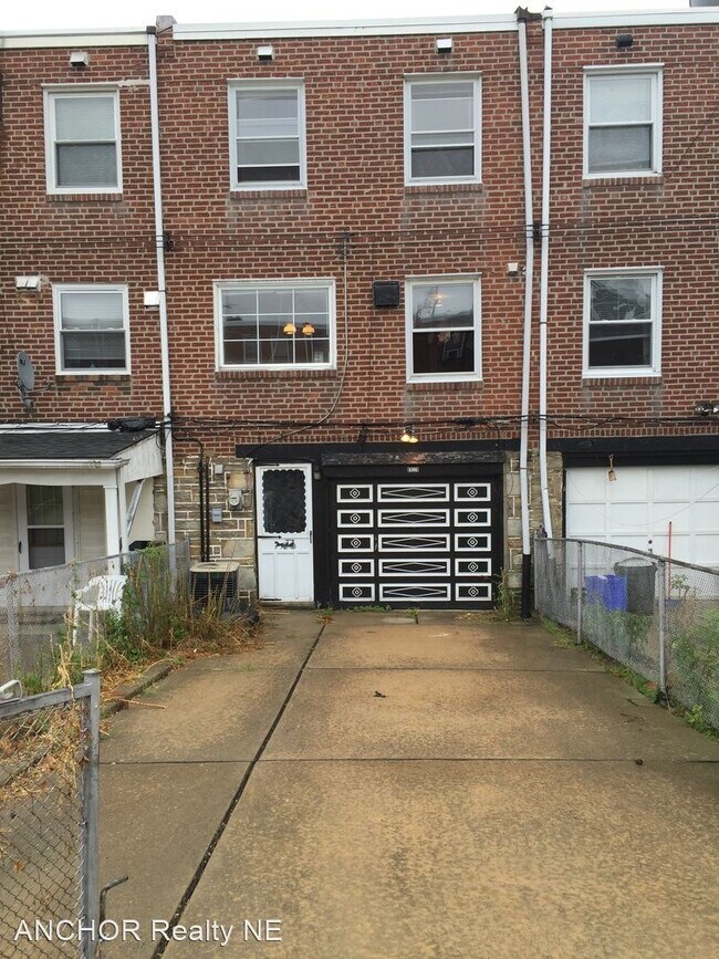 Building Photo - 3 br, 1 bath House - 6306 Farnsworth St.