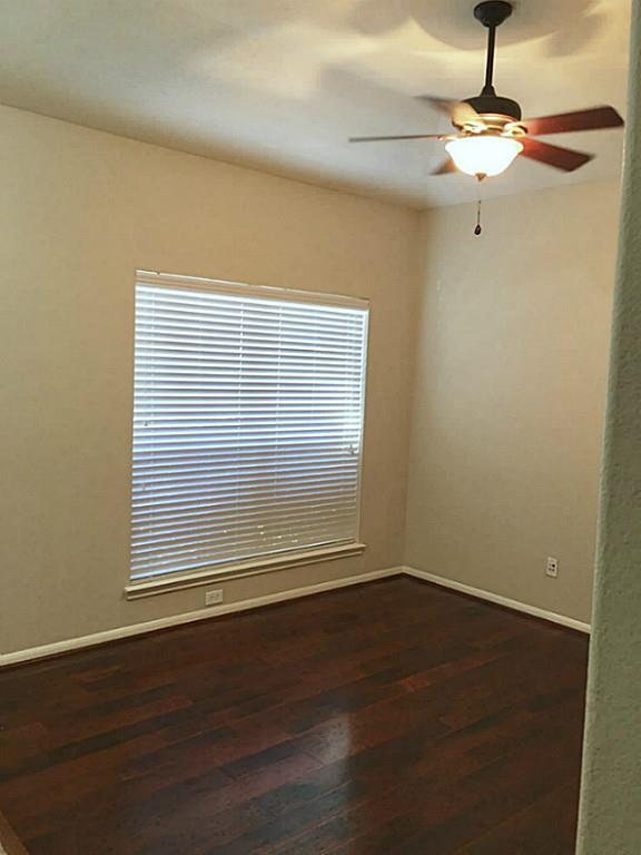 Foto del edificio - 6343 Richland Hills Dr