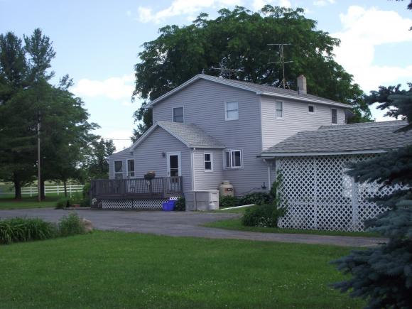 Back of House - 8632 Lodi Covert Townline Rd