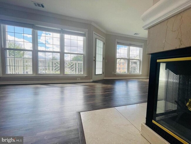 Building Photo - 8069 Stonewall Brigade Ct