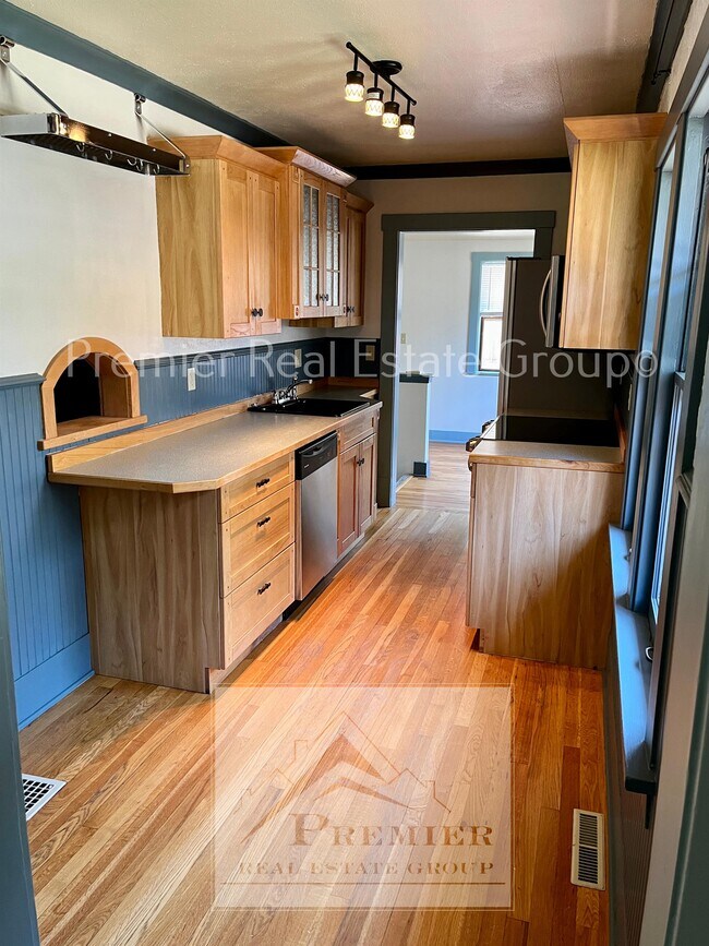 Foto del edificio - 2021 N El Paso St