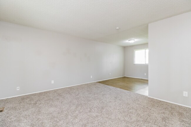 Foto del edificio - 2032 Farflung Dr