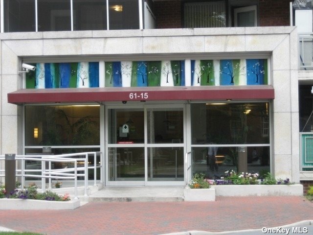 Foto del edificio - 61-15 98th St