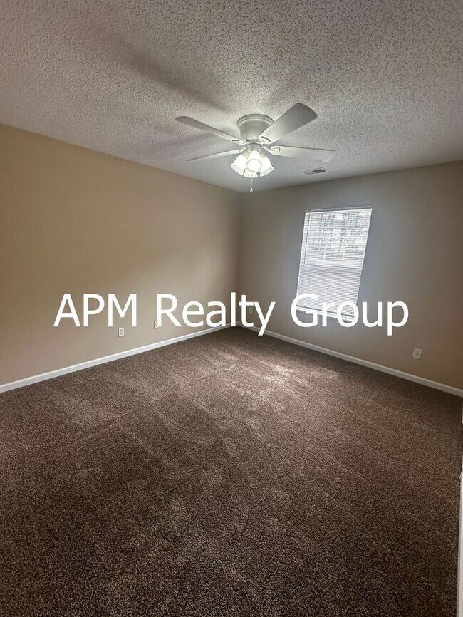 Foto del edificio - Spacious & Inviting Home Perfect for Comfortable Everyday Living