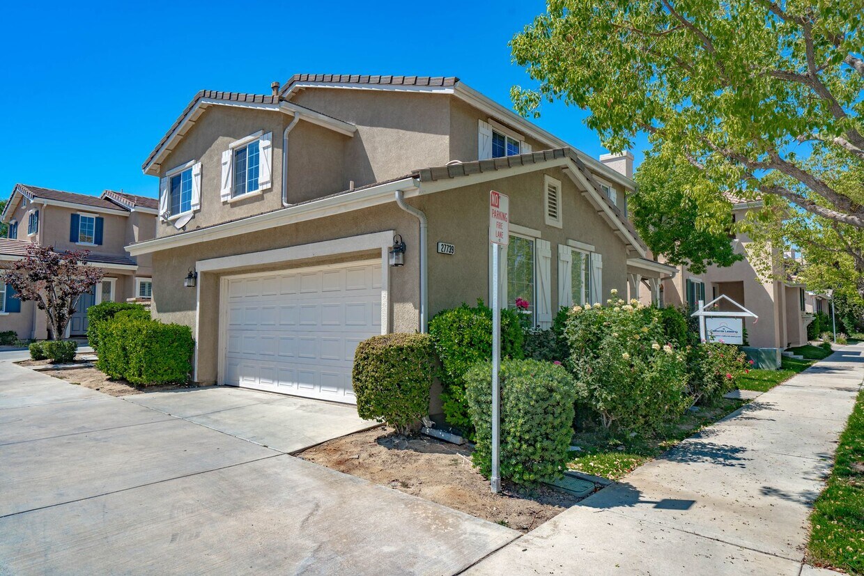 Foto principal - COMING SOON! Charming 3-Bedroom Home in Va...