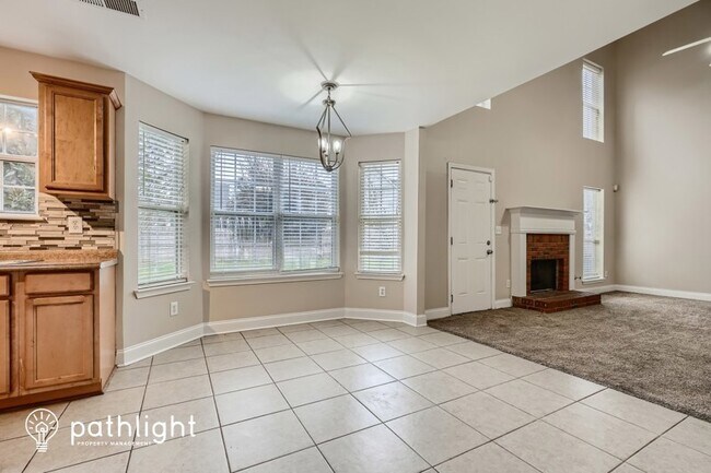 Foto del edificio - 4334 Peach Terrace Northwest