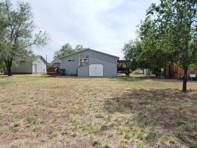Building Photo - 6527 N Williamson Valley Rd
