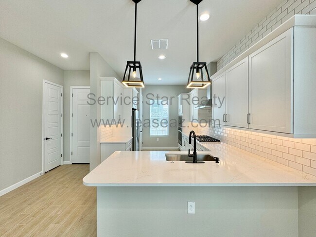 Foto del edificio - 5110 E Hartford Ave