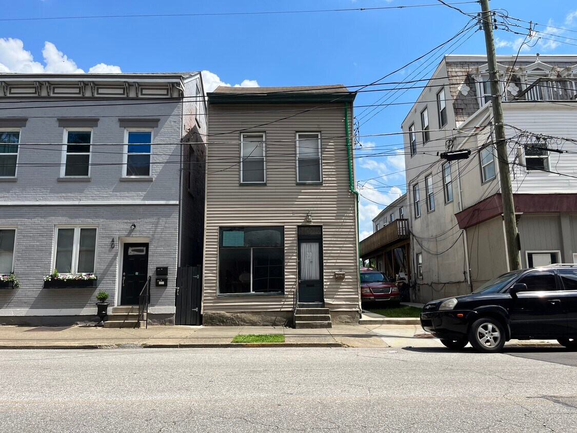 Primary Photo - 38 E 9th St