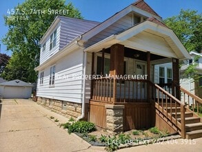Building Photo - 457 S 74th St