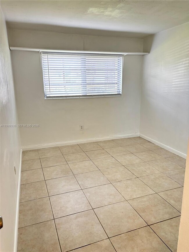 Foto del edificio - 7410 SW 82nd St