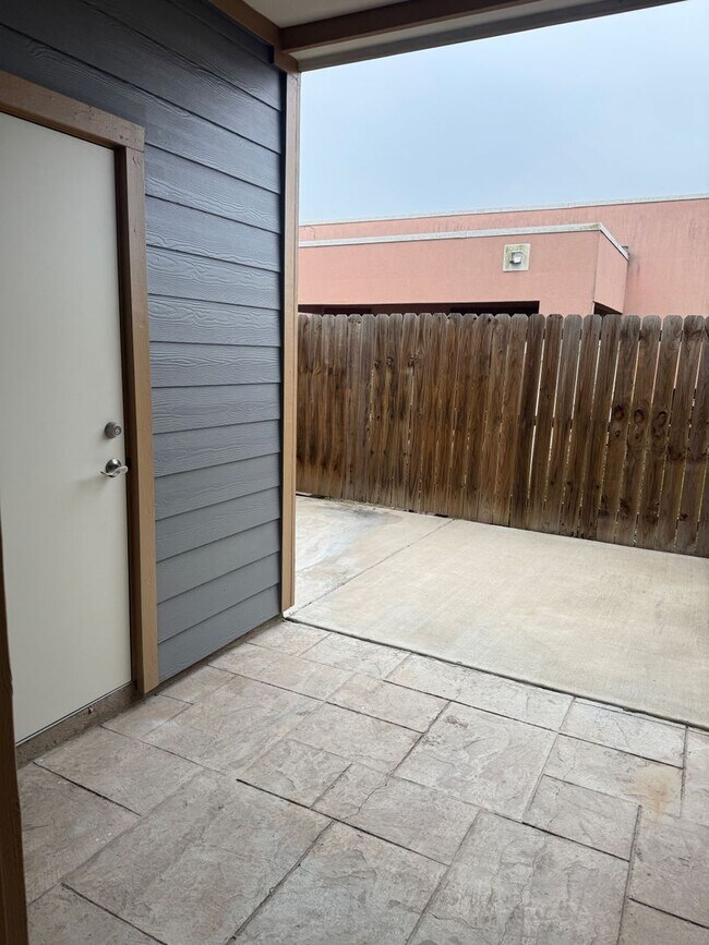 Foto del edificio - 306 S 25th St