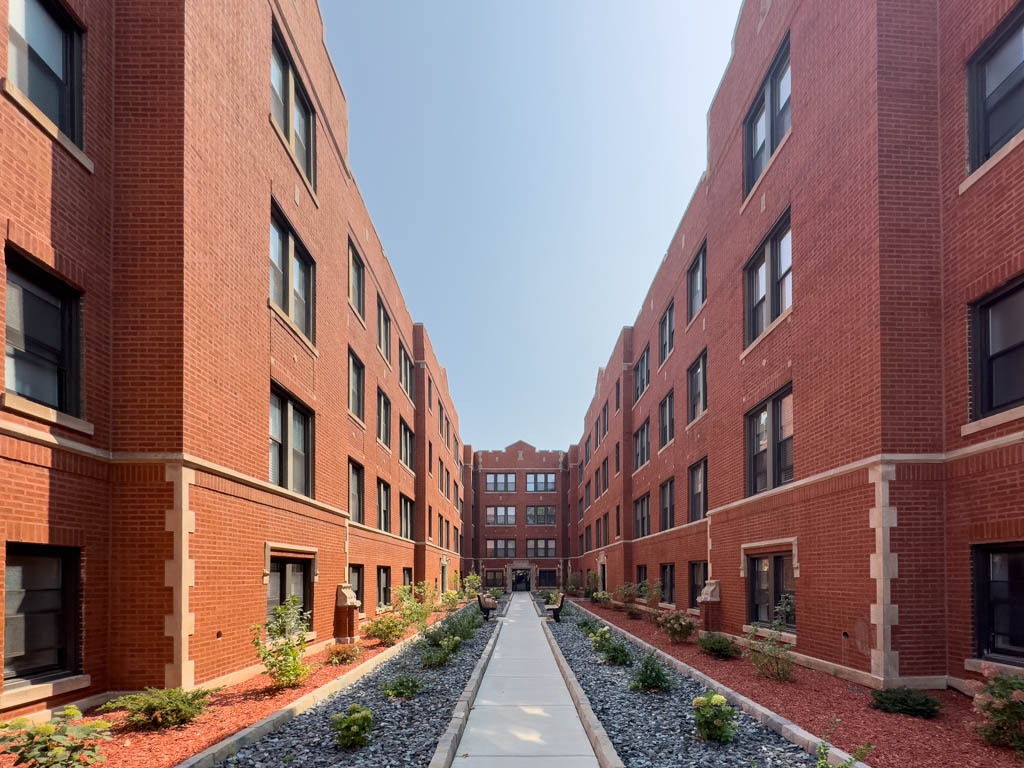 Foto principal - 3942 N Janssen Ave