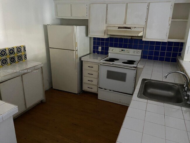 Foto del edificio - 11905 NE 2nd Ave