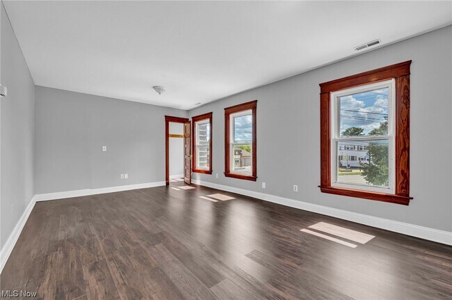 Building Photo - 4438 Pearl Rd
