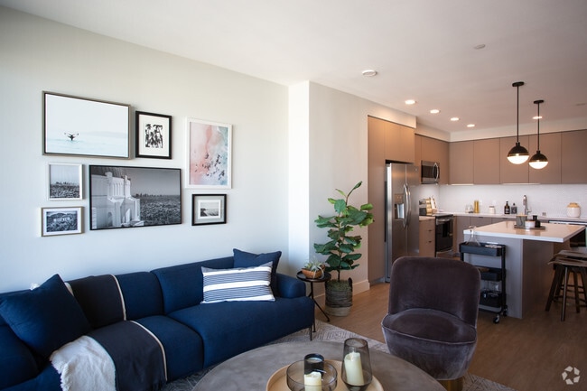 2BR, 1BA-908 SF - 150 Berendo