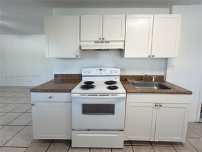 Building Photo - 3049 NW 9th Ave