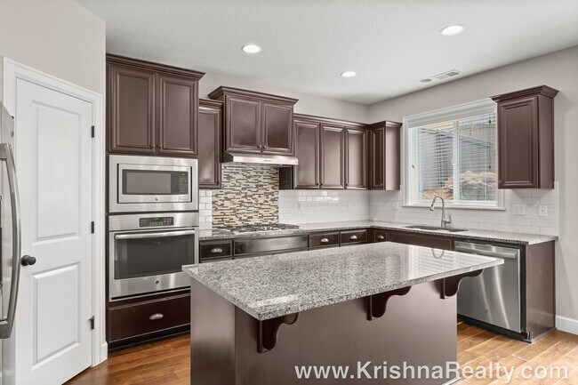 Building Photo - Beautiful North Bethany 5 BD | Bonus Room | 2.5 BA Home w/ Beautiful Views & A+ Schools | Close t...