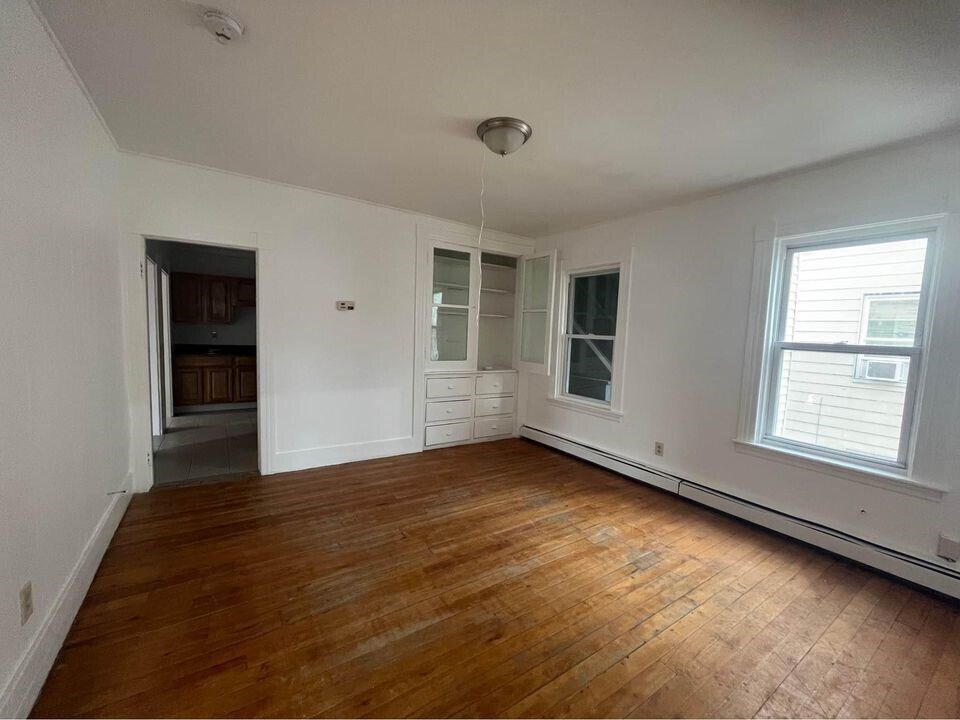 Building Photo - 131 Clarendon St