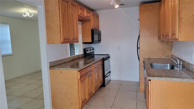 Foto del edificio - 4023 Versailles Dr