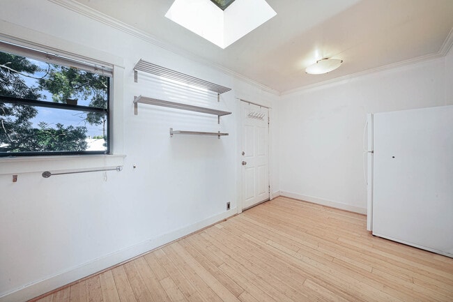 Building Photo - 1423 24th St