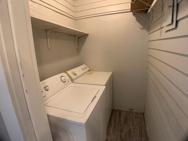 Building Photo - 2 Bed Oklahoma City Home