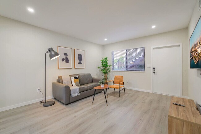 Foto del edificio - 700 SW 11th Ave