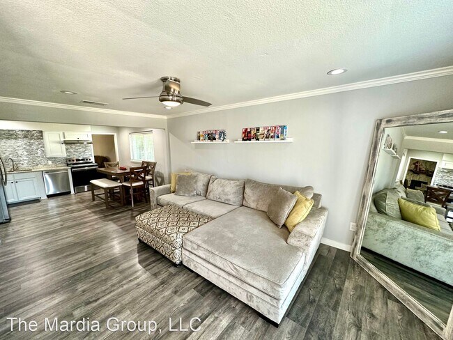 Building Photo - 3 br, 2 bath House - 5316 Helmick Ave