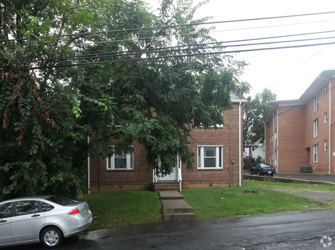 Building Photo - 616 Silver Spring Ave
