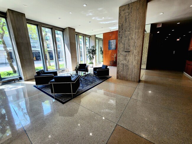 Building Photo - 4800 S Chicago Beach Dr