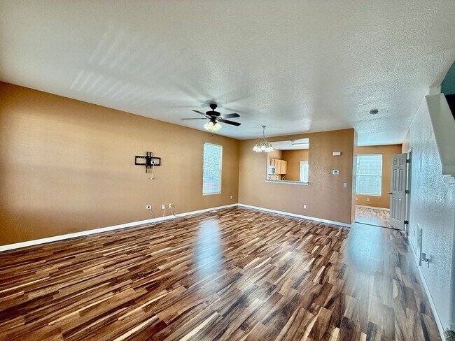 Foto del edificio - Stunning Townhome in Fountain, CO — Mountain Views, Corner Lot, Minutes from Fort Carson & Peters...