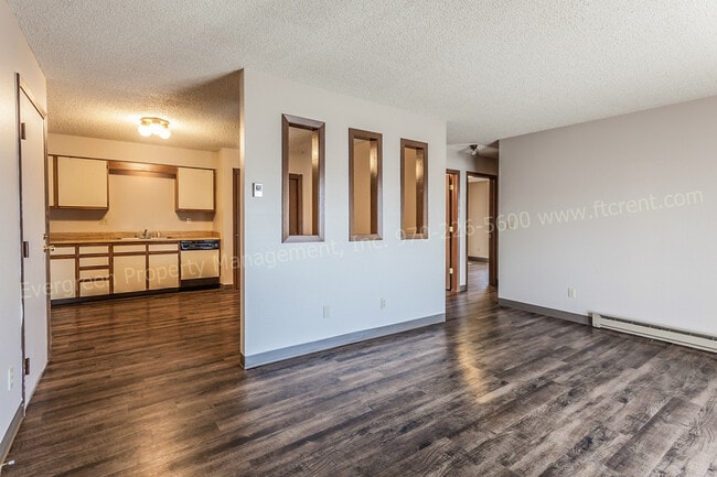 Building Photo - 348 Terri Dr